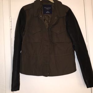 Camo green w leather sleeves utility jacket